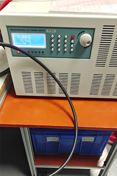 Programmable DC power supply